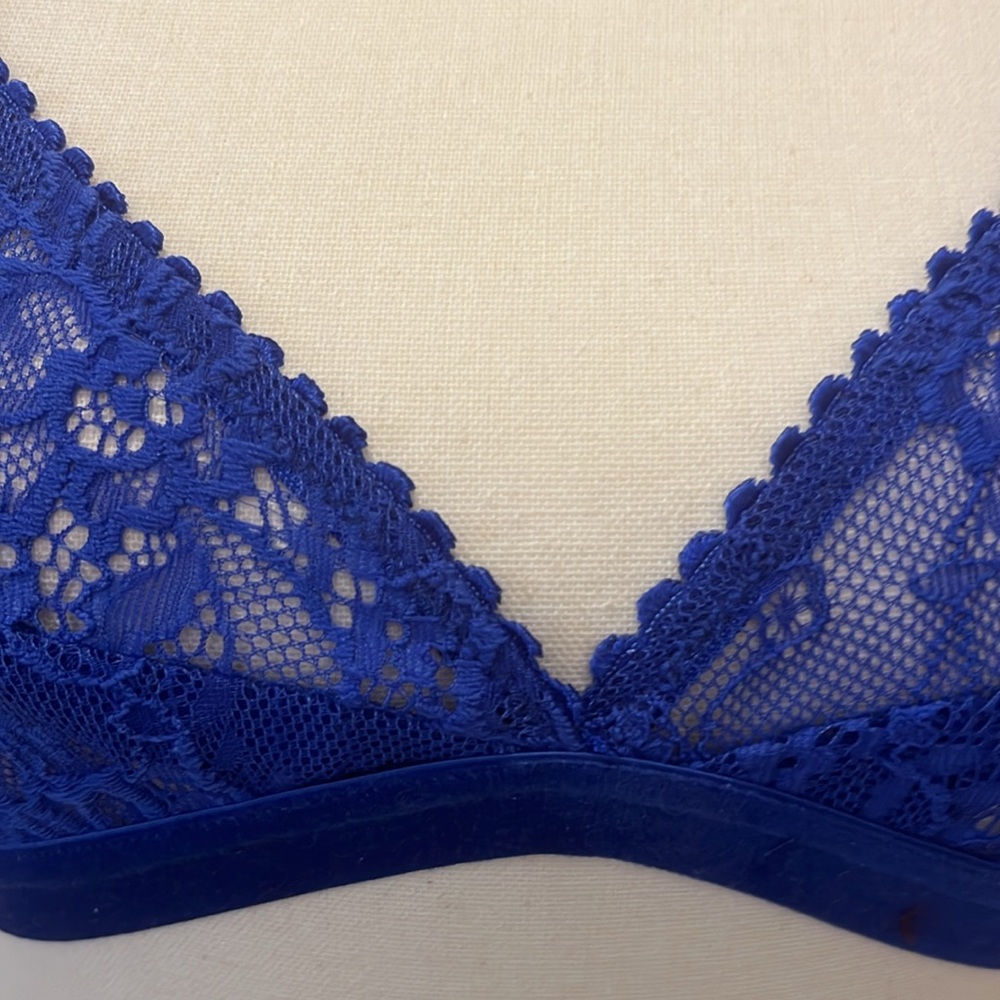 Halter bra - Picture 2 of 7